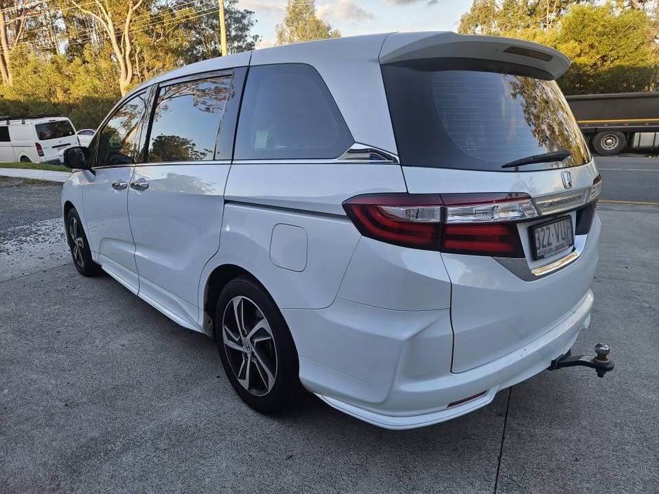 2015 Honda Odessey Vti- L Luxury 6.jpg
